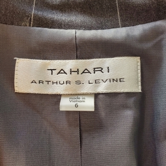 Tahari Arthur S. Levine grey pinstripe Blazer - Picture 7 of 10
